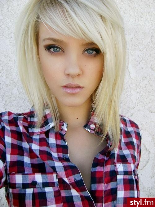 Średnie Fryzury