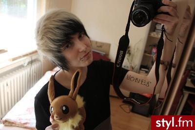 mhm, jeśli zdjęcie już jest, to proszę podać link inaczej nie usunę <; - Średnie Fryzury