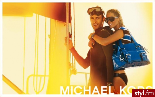 Michael Kors 2009
(zwróćcie też uwagę na pozostałe dodatki) - Pozostałe Torebki Moda