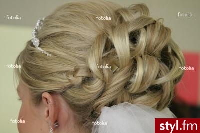 Ślubne Średnie Fryzury