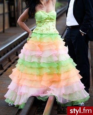 Znalezione w necie :) jak jest to pisać :) - Suknie ślubne Ślub Moda