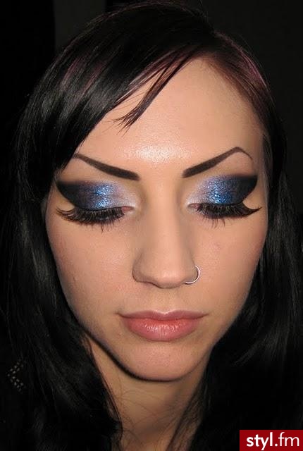 blue glitter - Wieczorowe Makijaże