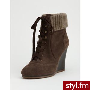 Lace-Up Wedge Booties - Charlotte Russe - Polyvore. Pobrano ze strony: http://www.polyvore.com/lace-up_wedge_booties/thing?id=25197709#1290626775859 - Pozostałe Buty Moda