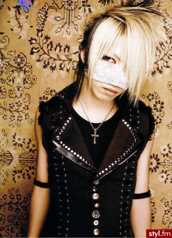 Reita. Reita , the GazettE - Średnie Fryzury
