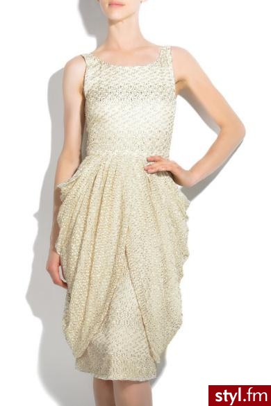 Jason Wu proponuje piękną, drapowaną sukienkę wykonaną z mieszanki 67% jedwabiu i 33% poliestru. Cena: 2 204 euro - Pozostałe Ciuchy Moda