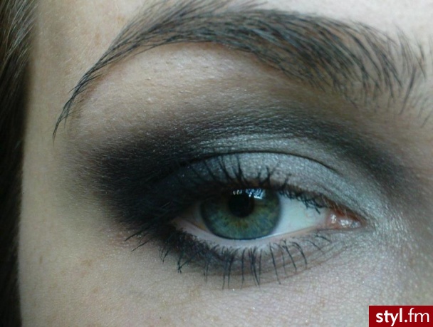 matowe cienie Simple Beauty  nr 06 - Wieczorowe Makijaże
