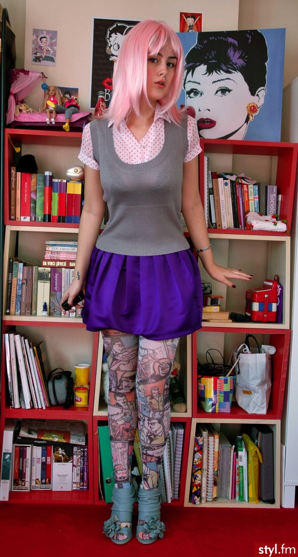 Jeżeli zdjęcie znajduje się już w galerii poproszę o link - Moda uliczna Inne Moda