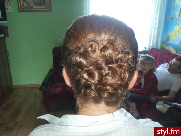 Blond Upięcie Kręcone Wieczorowe Średnie Fryzury