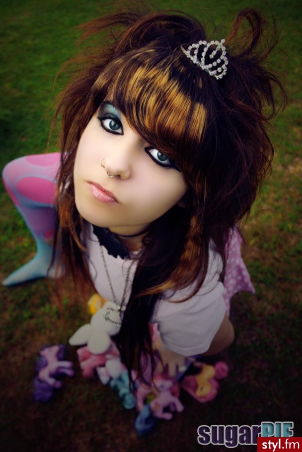 EMO Alternatywne Średnie Fryzury