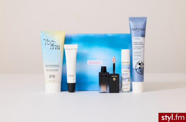 Blissim, wiodąca francuska marka beauty boxów, prezentuje styczniową edycję w Polsce. Box o wartości 418 zł, dostępny za 95 zł, zawiera 5 pełnowymiarowych produktów premium inspirowanych koreańskimi trendami i potrzebą intensywnego nawilżenia skóry z - Dzienne Makijaże