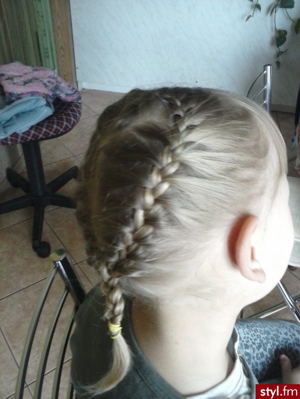 Blond Warkocze Proste Wieczorowe Średnie Fryzury