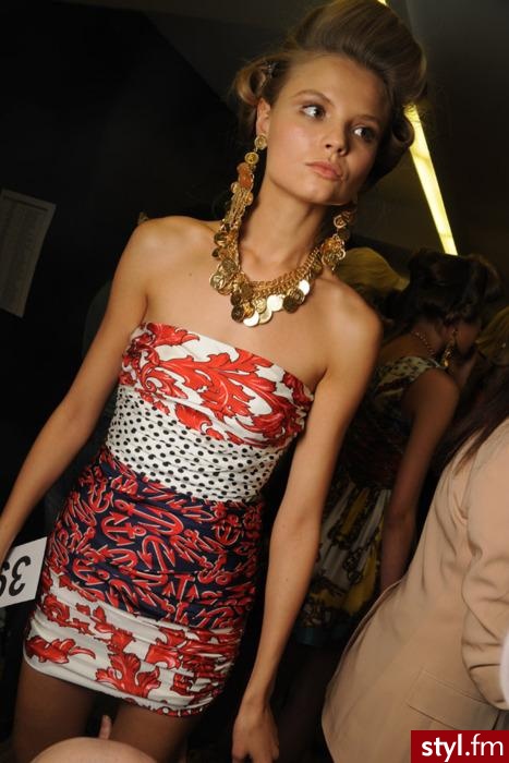 Sukienki Moda