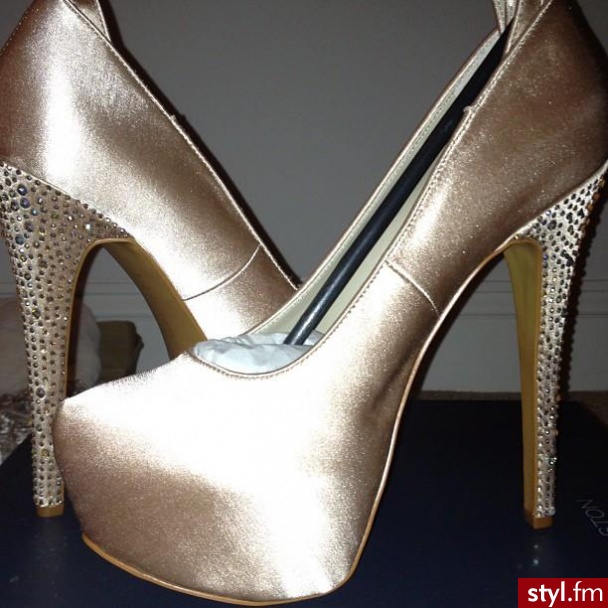 Szpilki Buty Moda