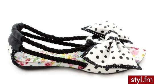 300 zł ;) http://la-style.pl/produkt/sunday_afternoon.html - Pozostałe Buty Moda