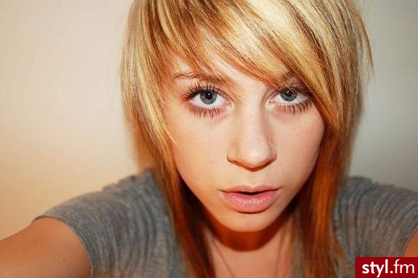 Średnie Fryzury