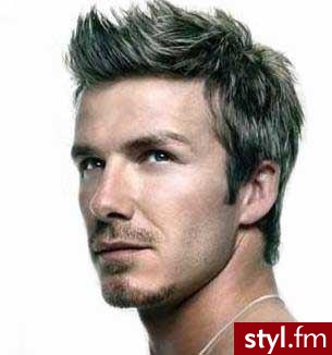 David Beckham. angielski piłkarz grający na pozycji prawego pomocnika - Średnie Męskie Fryzury