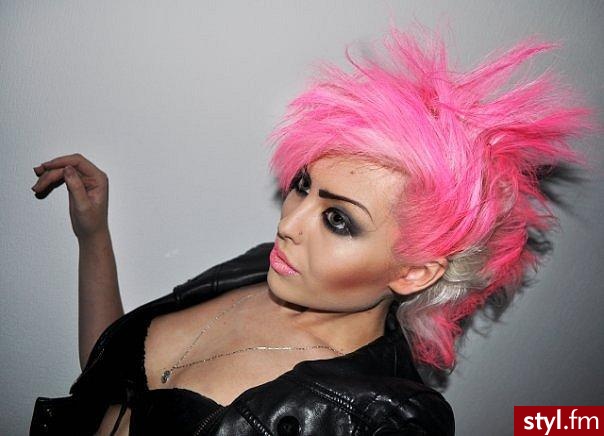 Blond Punk Rock Alternatywne Średnie Fryzury
