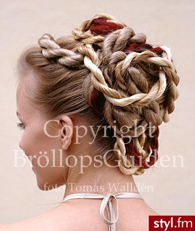 Ślubne Średnie Fryzury