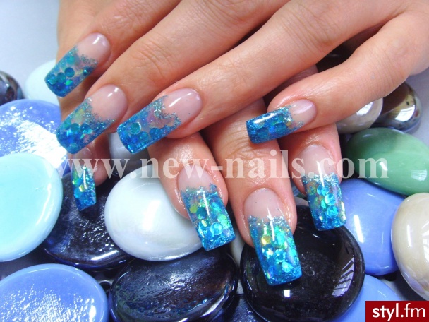 wykonał Instruktor NEW NAILS. SZKOŁA STYLIZACJI PAZNOKCI I SKLEP FIRMOWY NEW NAILS - - ul.Grzybowska 2/1, 00-131 Warszawa tel: +48 22 408 88 61 fax: +48 22 408 88 62 - - szkolenia@new-nails.com www.new-nails.com - Paznokcie