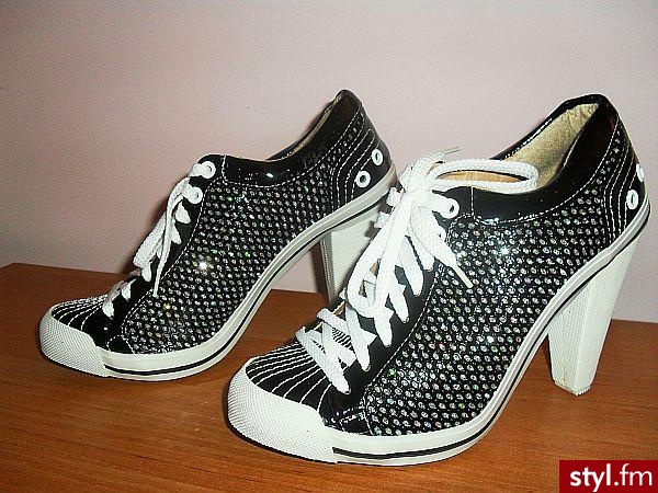 Pozostałe Buty Moda