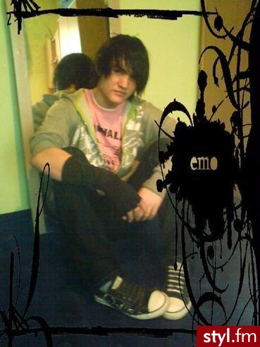 pozdrawiam..

a fryzura latwa..

poprostu taki.. balagan :)


pzdr xD - EMO Alternatywne Średnie Fryzury