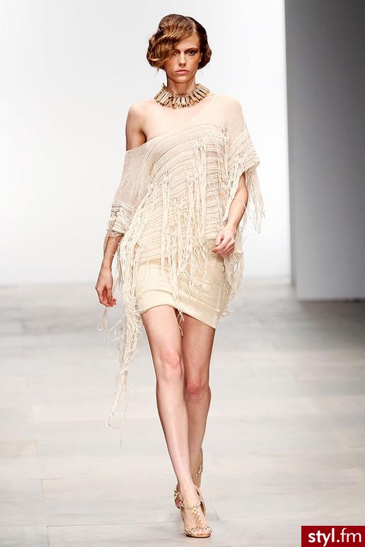 Sukienki Moda