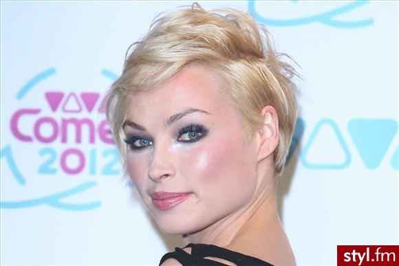 weronika książkiewicz - Blond Rozpuszczone Proste Na co dzień Krótkie Fryzury
