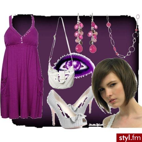 Informacje:

sukienka forever21.com
buty heels.com
torebka stylefinder.com
kolczyki charlotterusse.com
łańcuszek wetseal.com - Styler
