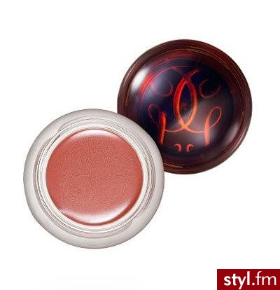 Guerlain - Terracotta Baume. Nowy balsam od Guerlain dostępny w kolorze różowym, beżowym oraz czekoladowym. Zawarte w nim składniki nie tylko chronią, ale także pielęgnują nasze usta. Cena: $30 - Misz-masz