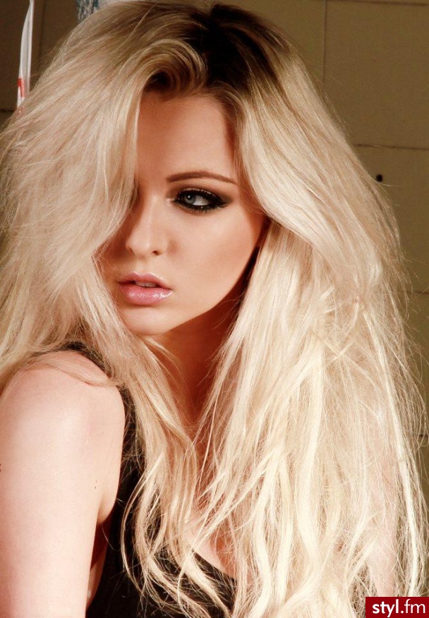Blond Rozpuszczone Kręcone Na co dzień Długie Fryzury