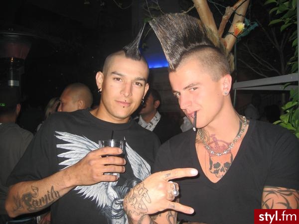 ........ - Punk Rock Alternatywne Średnie Fryzury
