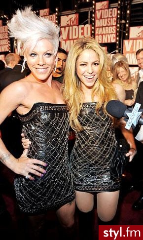 Shakira & Pink- MTV 2009 - Pozostałe Ciuchy Moda