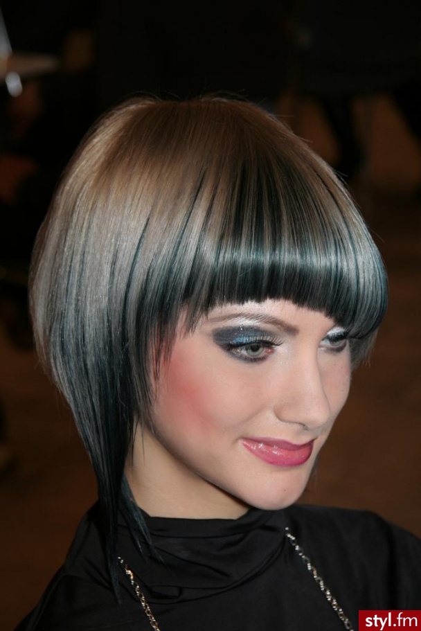 Średnie Fryzury