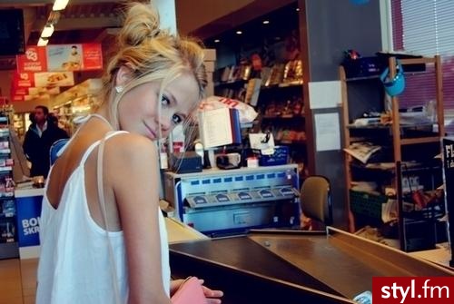 Blond Rozpuszczone Proste Na co dzień Średnie Fryzury