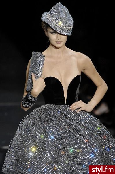 Sukienki Moda