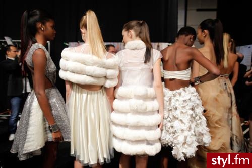 Sukienki Moda