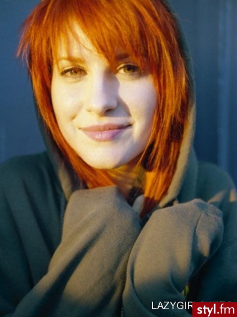 Hayley Williams - Średnie Fryzury