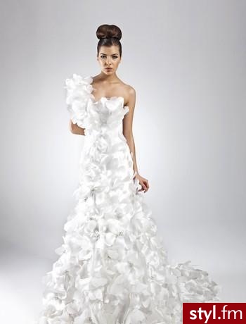 http://www.kleinfeldbridal.com/ - Suknie ślubne Ślub Moda