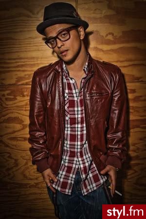 Bruno Mars - Nakrycia głowy Dodatki Moda
