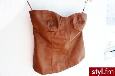 gorset ;] - Pozostałe Ciuchy Moda