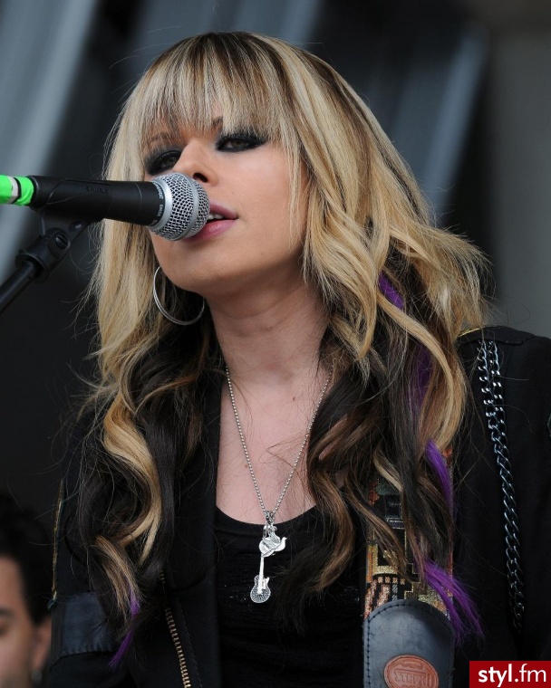 Orianthi - Kręcone Na co dzień Średnie Fryzury