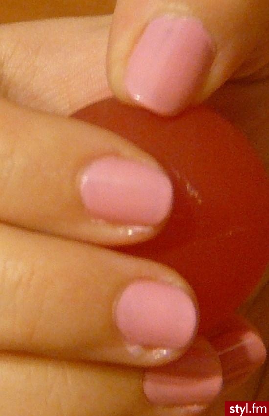 Moje różowe ;) Na żywo są trochę bardziej różowe ; d - Paznokcie
