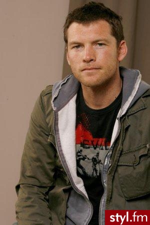 Sam Worthington - Średnie Męskie Fryzury