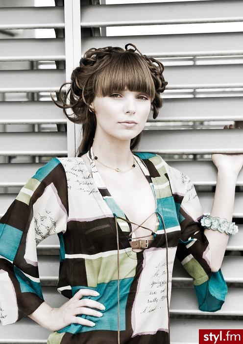 Średnie Fryzury