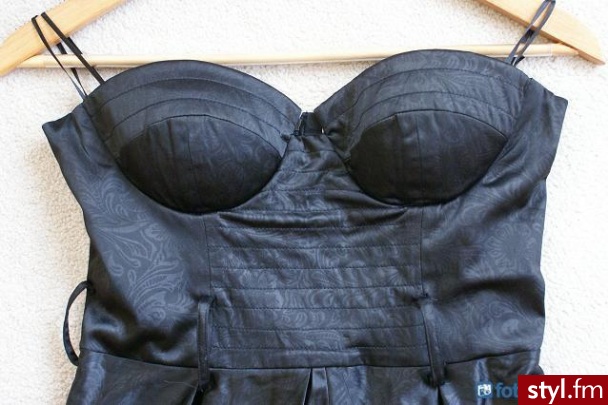 Sukienki Moda