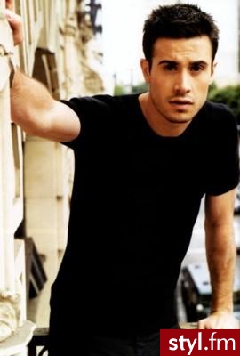 Freddie Prinze Jr. - Średnie Męskie Fryzury