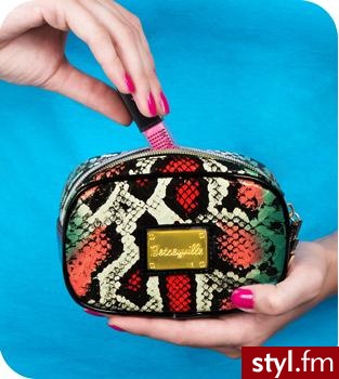 Kosmetyczka od Betsey Johnson. Cena: $28 - Pozostałe Torebki Moda