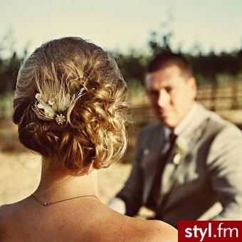 Blond Upięcie Proste Ślubne Średnie Fryzury
