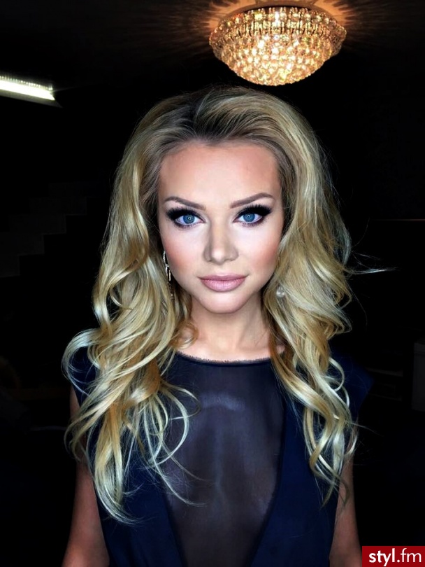 Blond Rozpuszczone Kręcone Na co dzień Długie Fryzury