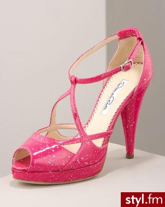 Oscar de la Renta, cena: $755. Dostępne także w kolorze czarnym. ;) - Pozostałe Buty Moda